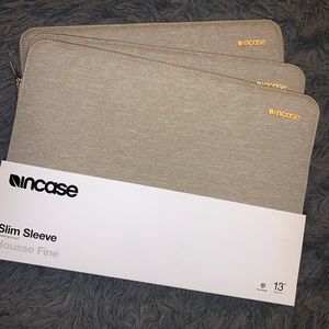 Incase laptop case 13”